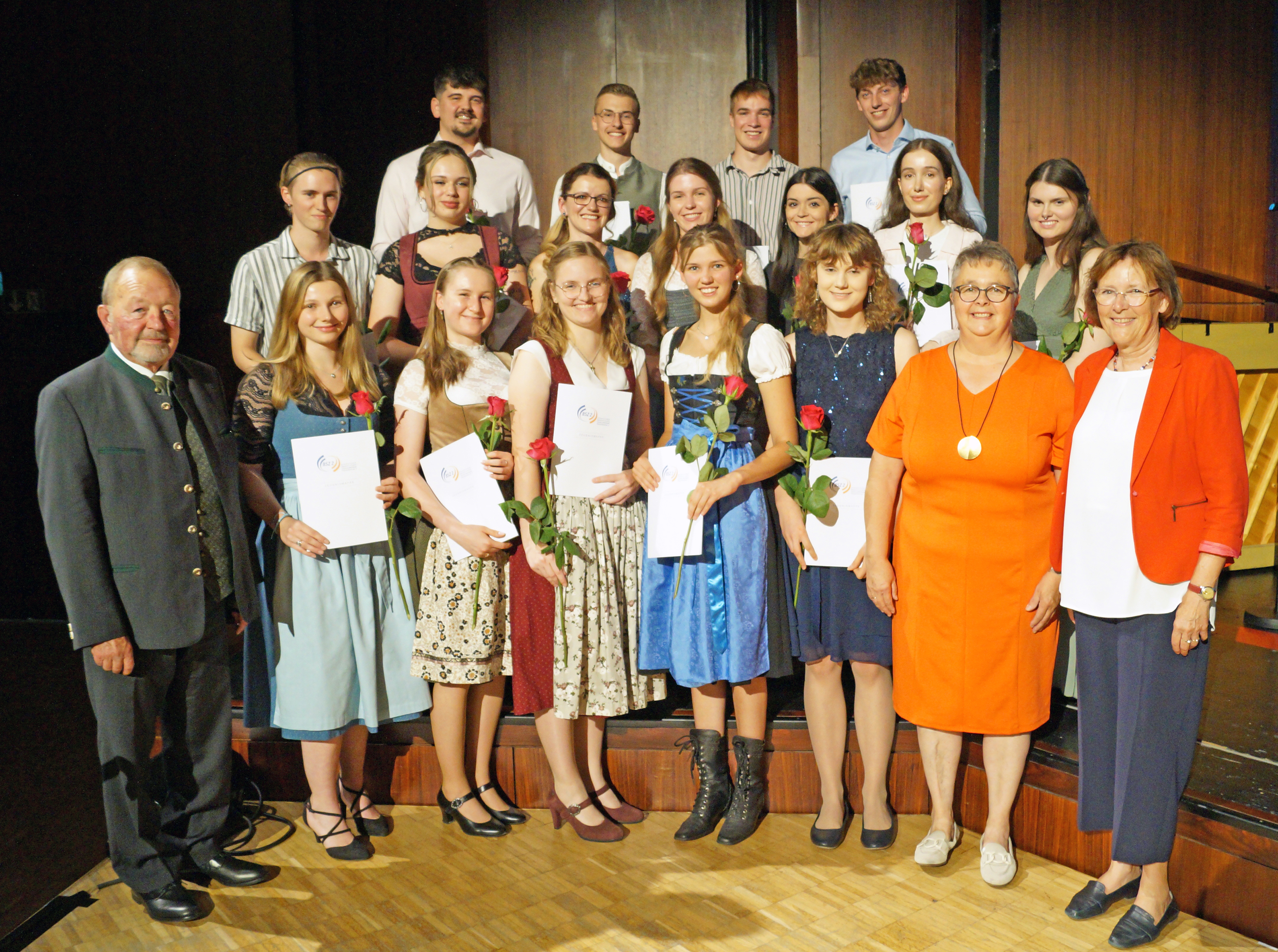 Abschlussfeier Sommer 2025 - Drei W und ein Doppelpunkt